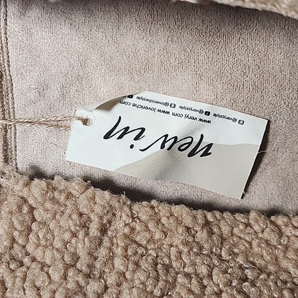 New In Boot barn sherpa teddy vest size S - Picture 3 of 6